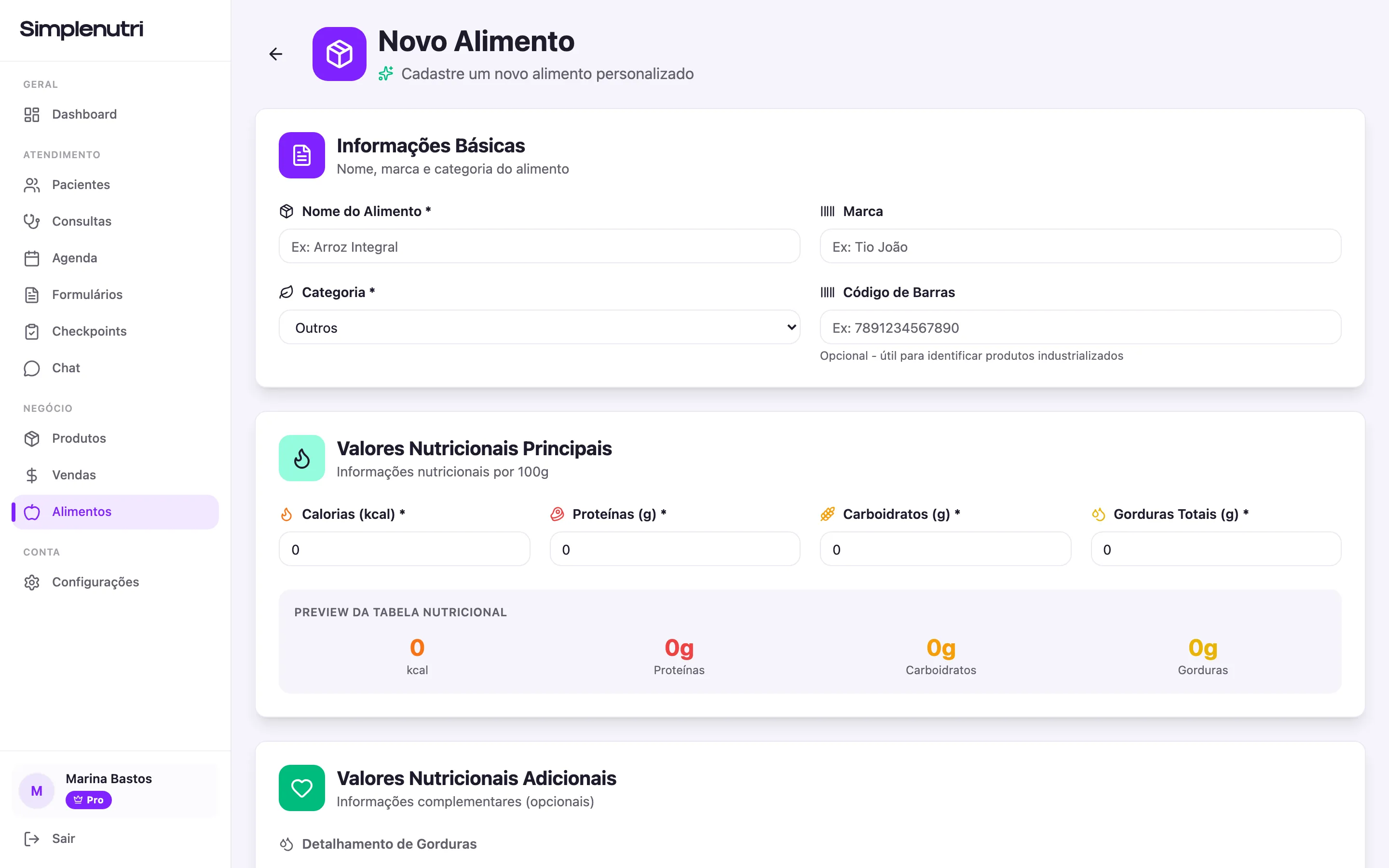 O formulário Novo Alimento, com os blocos Informações Básicas e Valores Nutricionais Principais