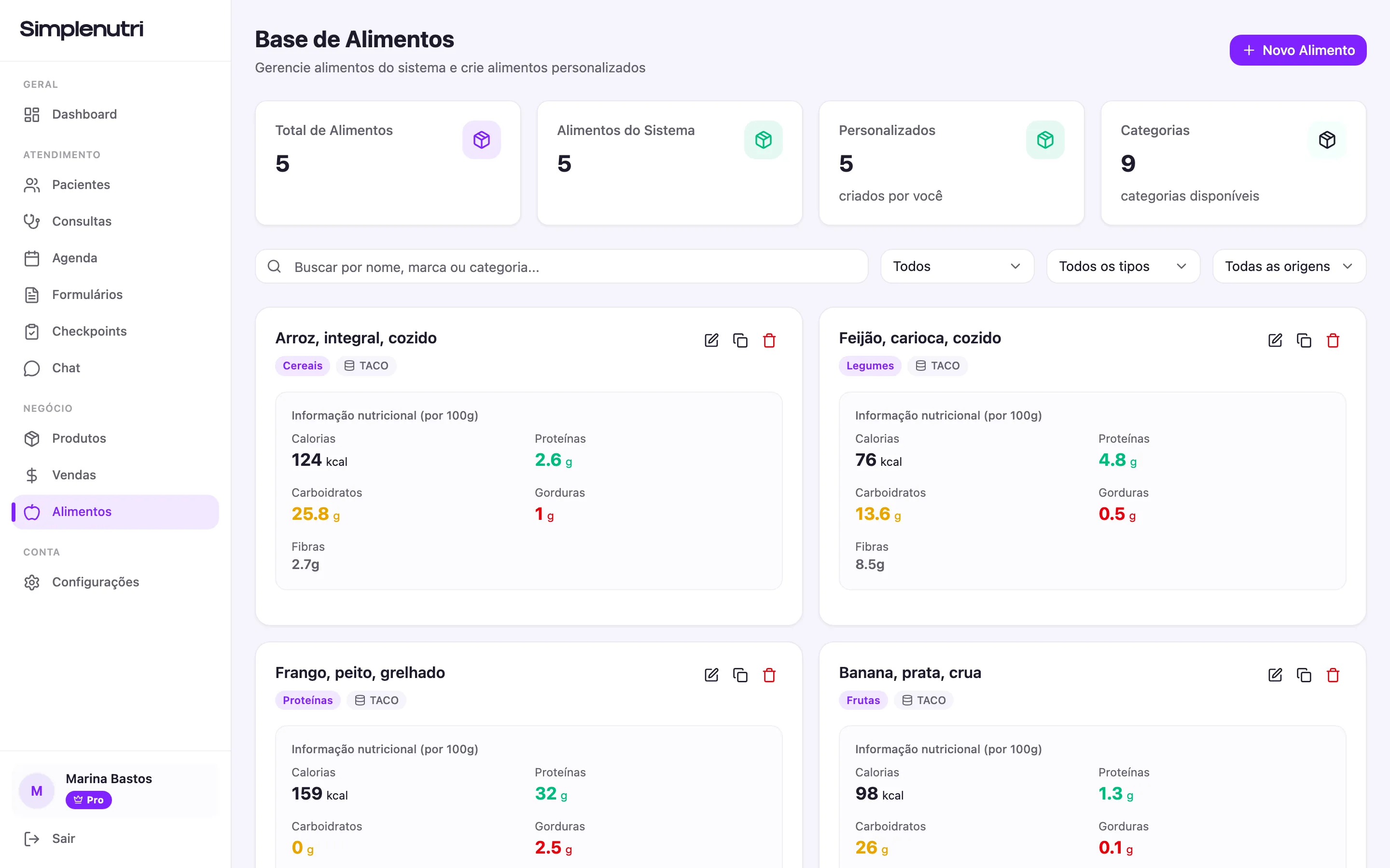 A Base de Alimentos com os quatro cartões, a busca e as etiquetas de origem nos cards