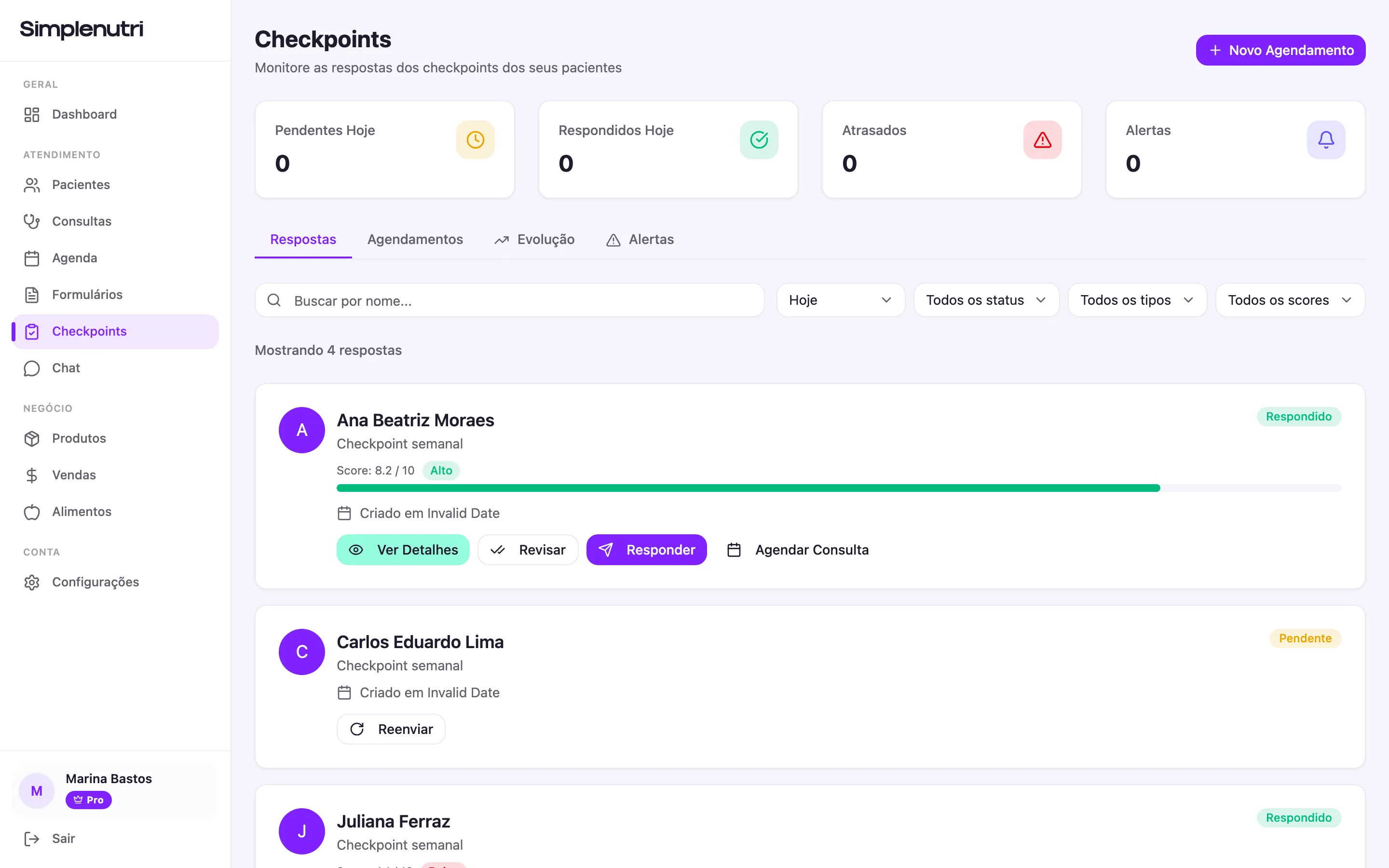 O painel na aba Respostas, com os quatro cards em cima e a fila de respostas embaixo